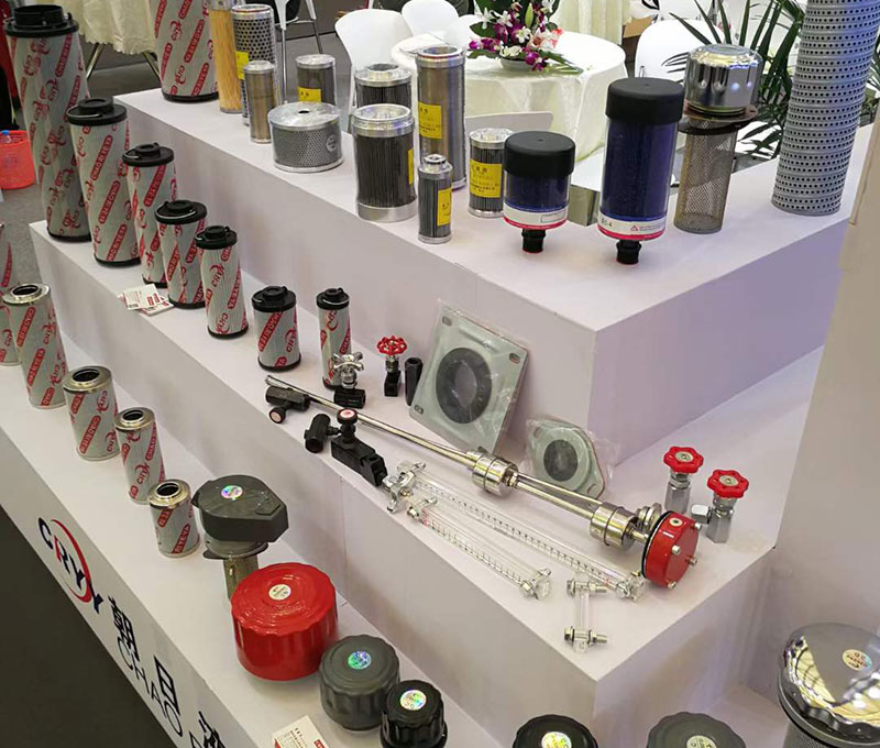 液压过滤器中常见的就是吸油过滤器、回油过滤器压力管路过滤器等等，使用过滤器的时候有很多的要求。那液压过滤器使用有哪些要求？YP街机电子液压告诉你：